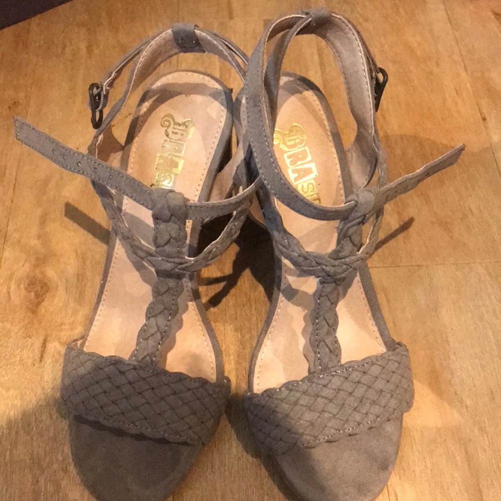 Taupe heels/shoes